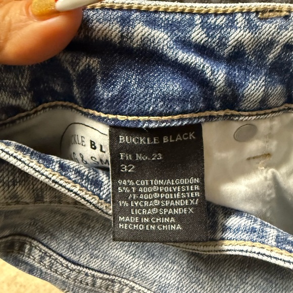 Buckle Black Distressed Light Blue Denim Women’s Shorts - Picture 3 of 3